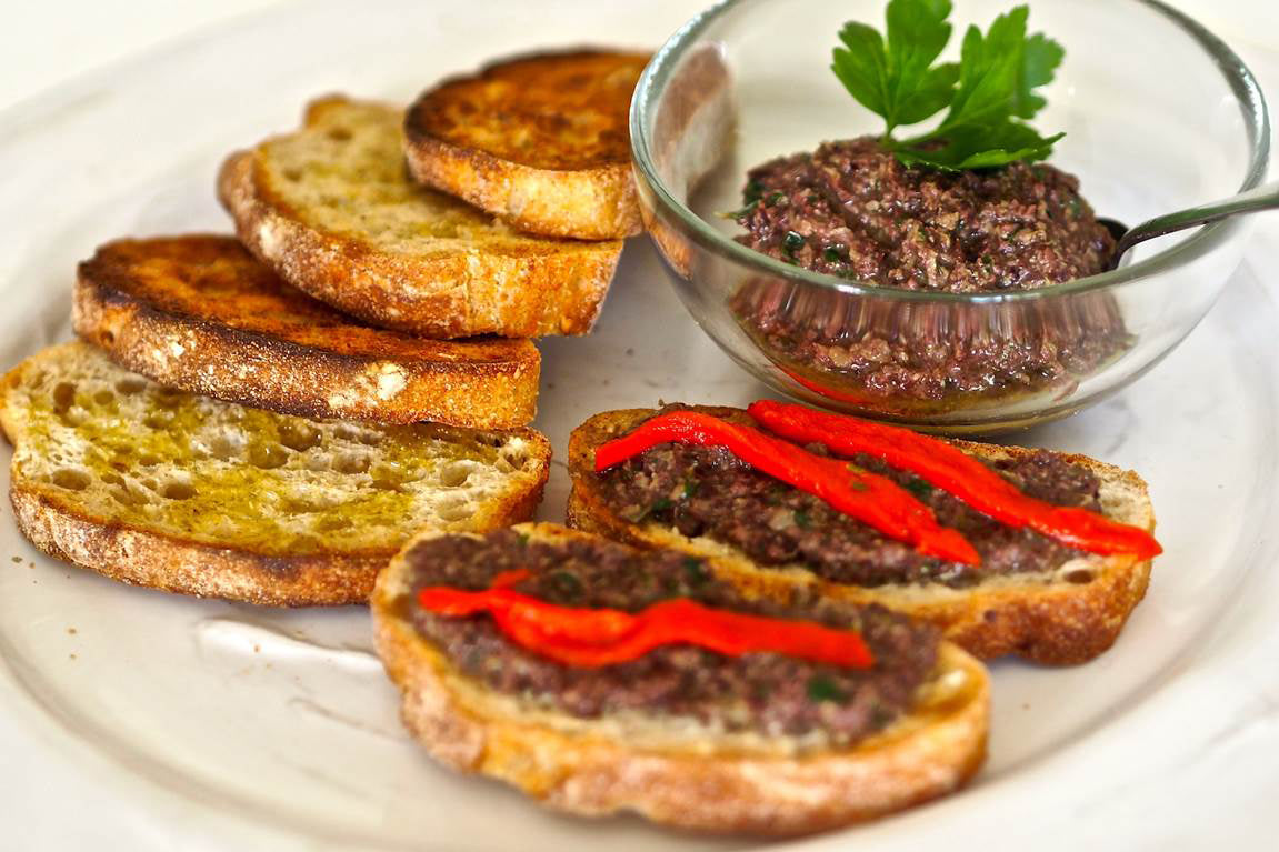 MAUKAS TAPENADE // SIKKE SUMARI