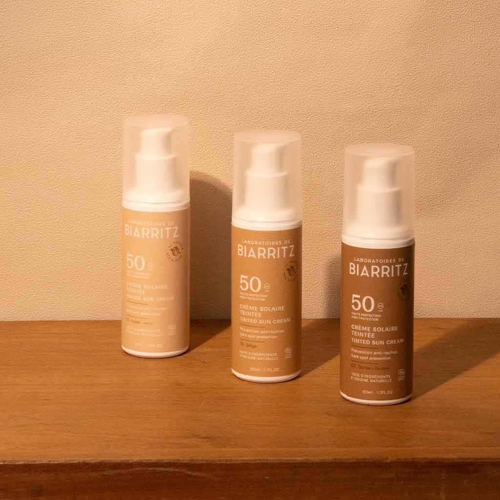 Laboratoires de Biarritz Sävytetty aurinkovoide kasvoille SPF50 50ml - Golden