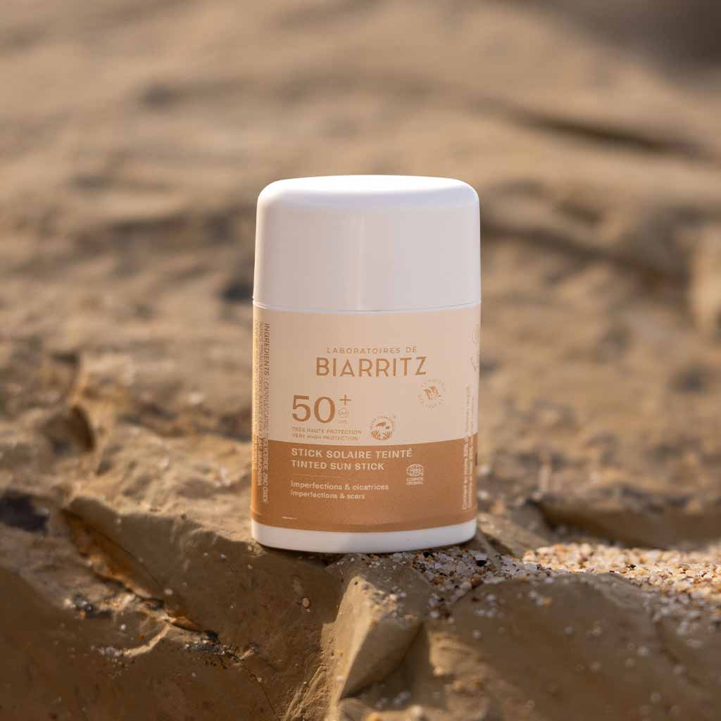Laboratoires de Biarritz Sävytetty Aurinkovoidepuikko SPF50+ 12g