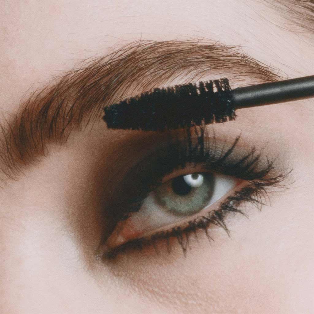 Mádara COME CLOSER Infinite Lash ripsiväri 6ml