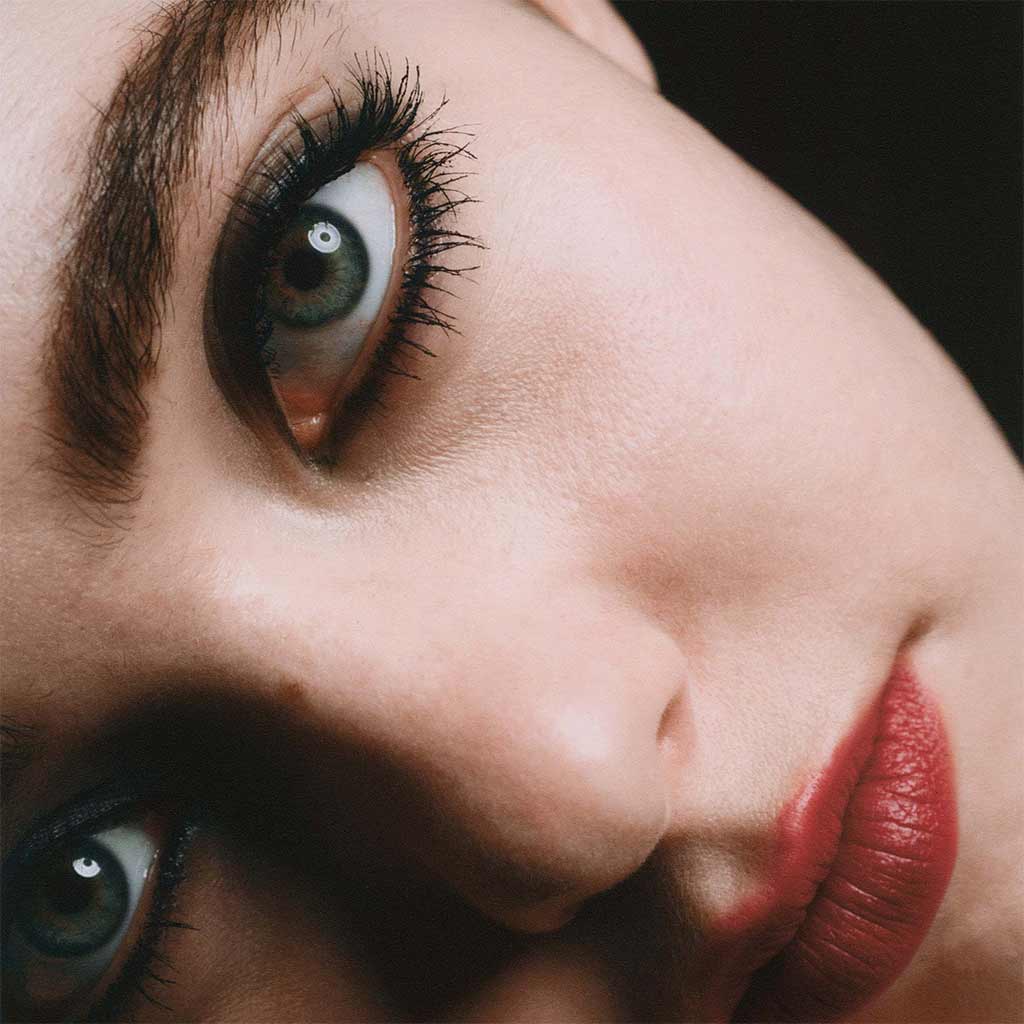 Mádara COME CLOSER Infinite Lash ripsiväri 6ml