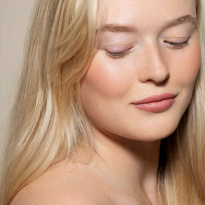 Uoga Uoga Kosteuttava BB-voide 30ml - Glow - Light