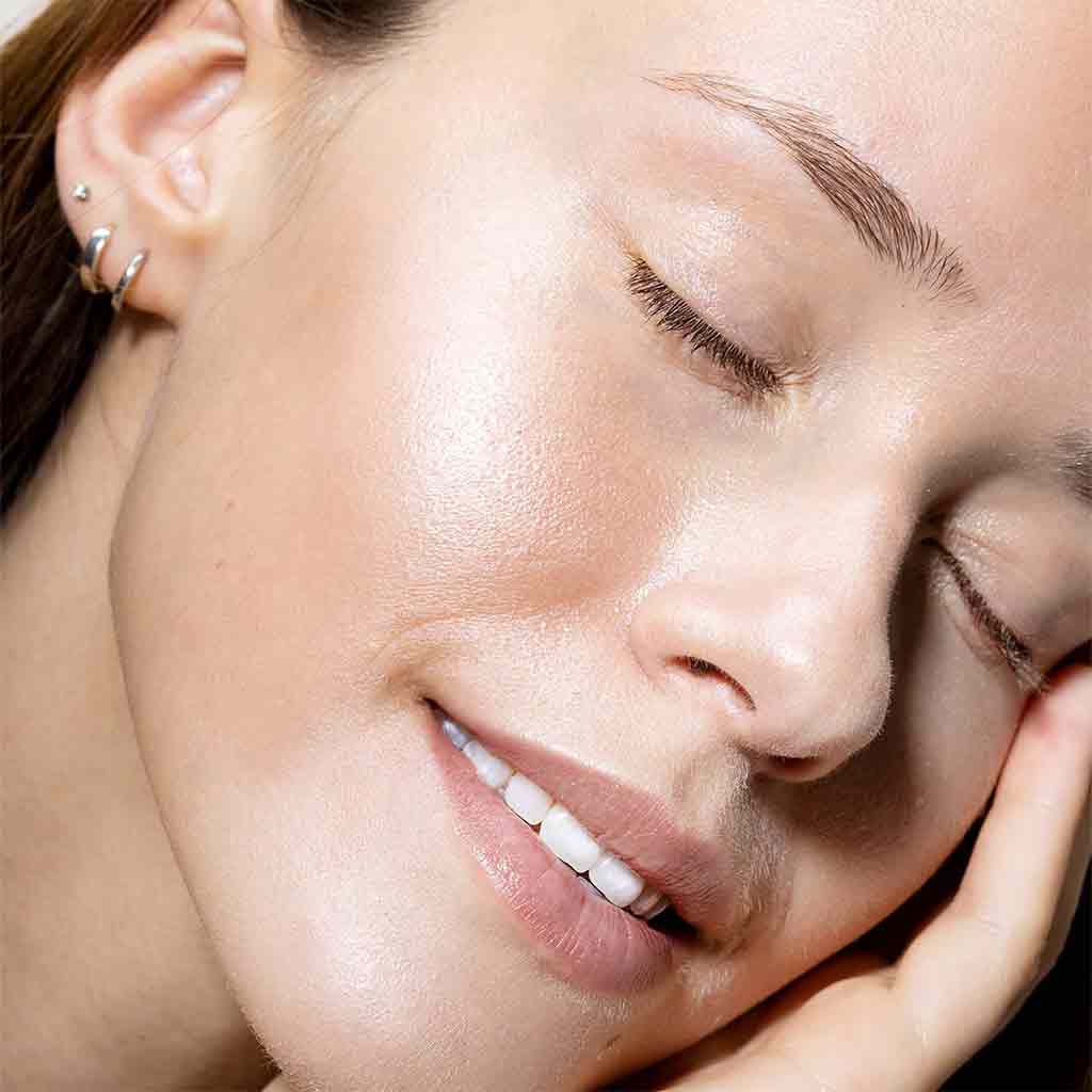 Uoga Uoga Illuminating Primer Meikinpohjustusvoide Comet Tail 30ml