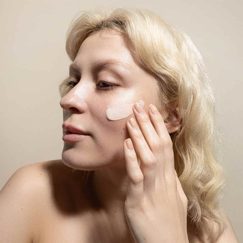 Uoga Uoga Illuminating Primer Meikinpohjustusvoide Comet Tail 30ml