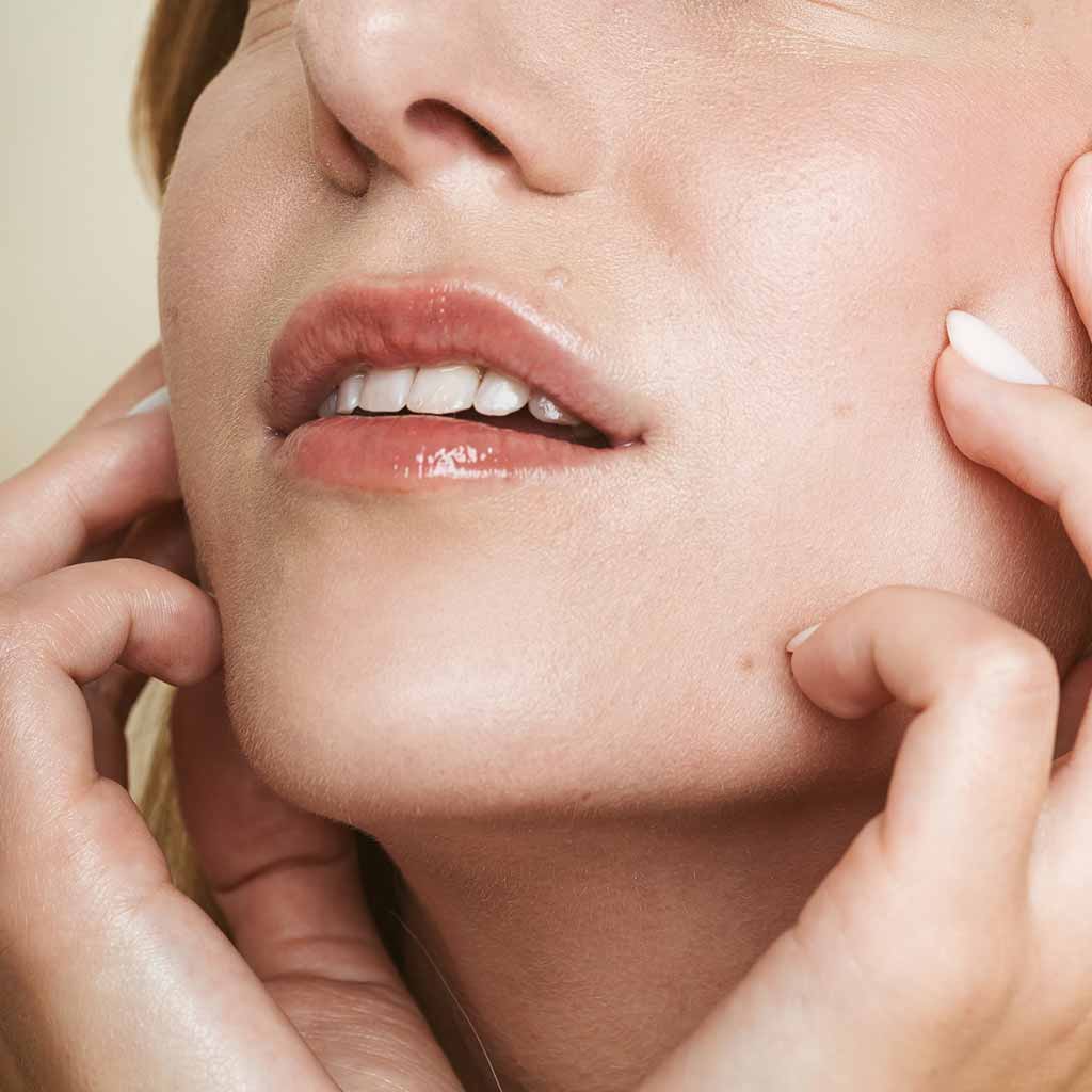 Uoga Uoga Illuminating Primer Meikinpohjustusvoide Comet Tail Näyte