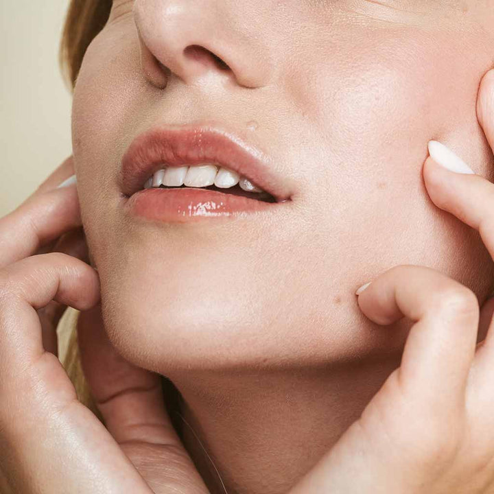 Uoga Uoga Illuminating Primer Meikinpohjustusvoide Comet Tail Näyte